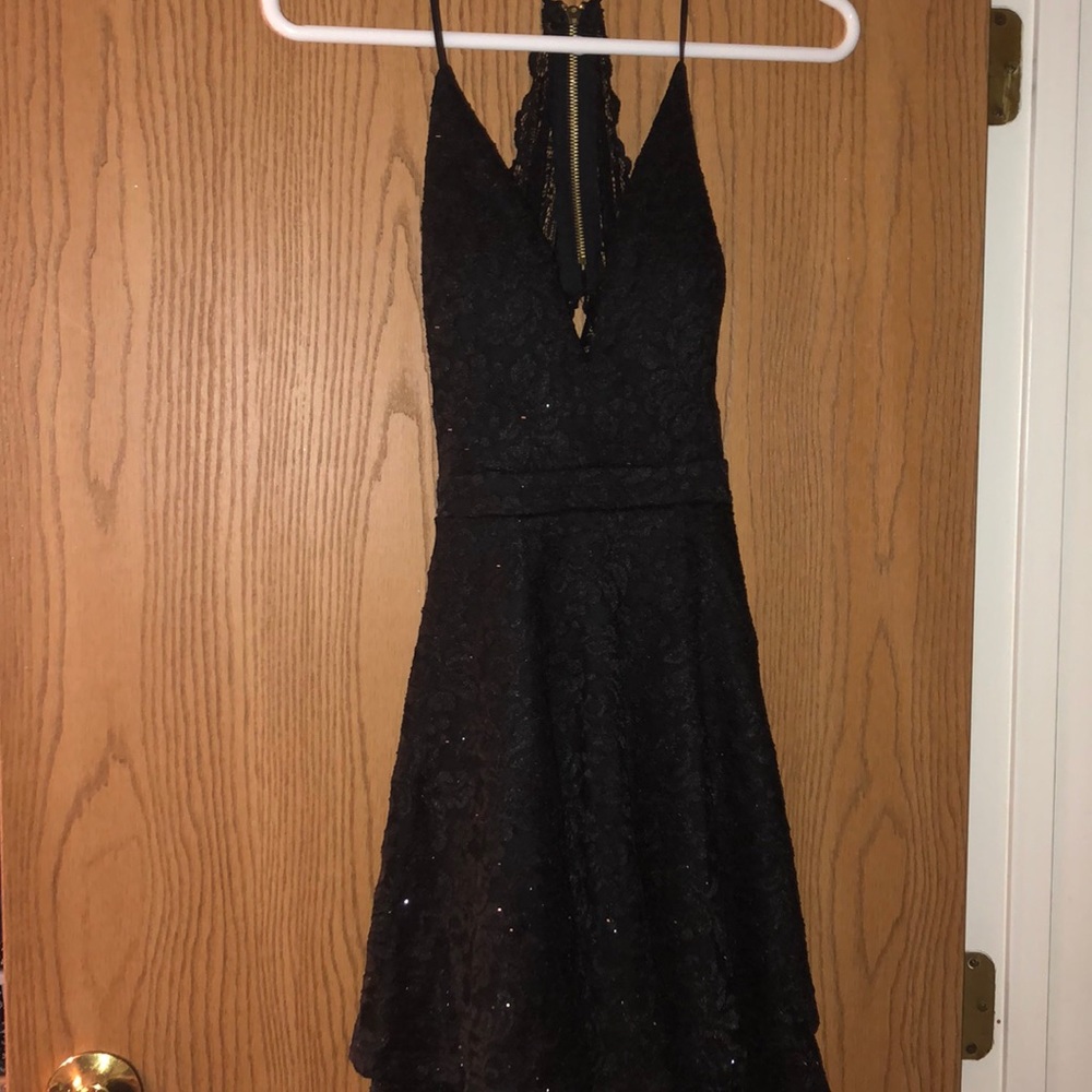 BLACK SPARKLY HOMECOMING DRESS